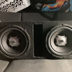 Dual JBL Subwoofer 