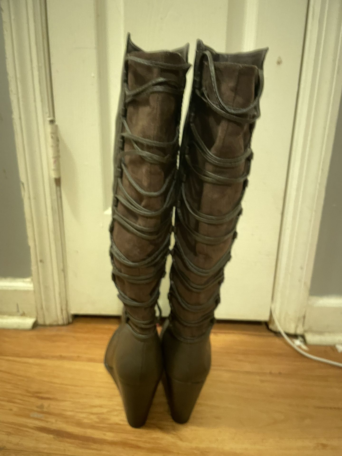 Brown Woman’s Boots Size 8.5