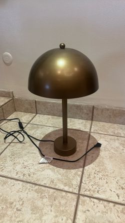 Selling This Gold Lamp