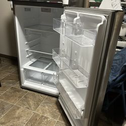 Whirlpool Refrigerator 