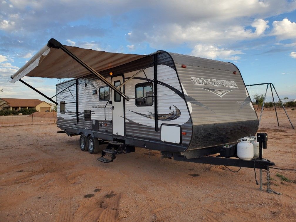 2017 Trail Runner 31 Ft Bunkhouse Trailer With Slide Sleeps 10
