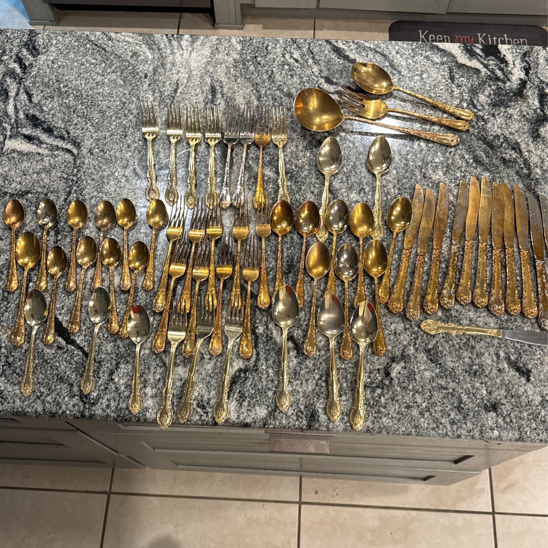 64 Piece Cutlery Set