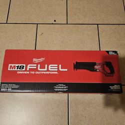 Milwaukee M18 Fuel SawZall