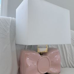 Pink bow lamp