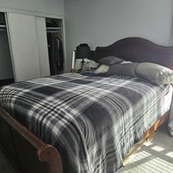 Queen  Bed 