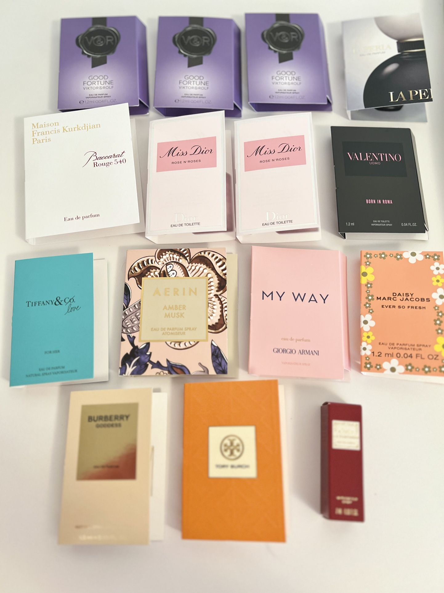 16 Piece Designer Fragrance Samples