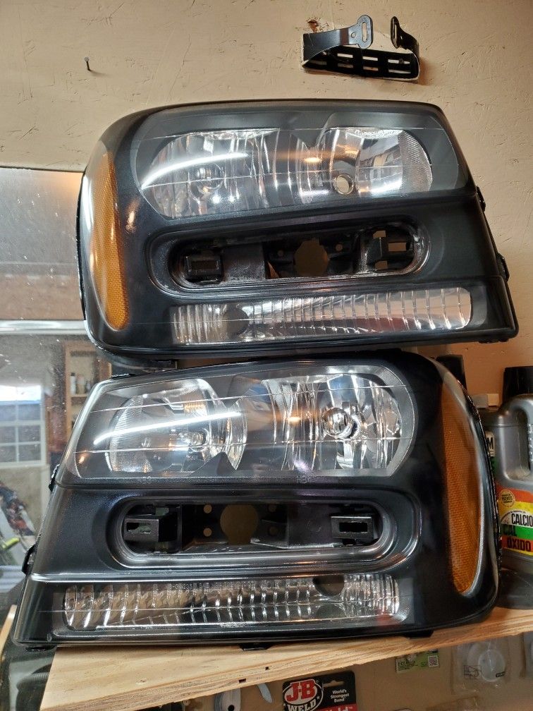 2004 Trailblazer Headlights