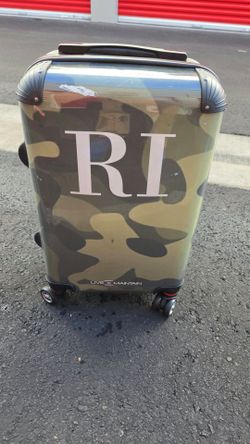 Hard case carry on 22"