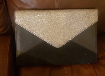 Black And Silver Purse With Charging Pack