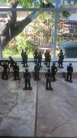 Vintage Iron Toy  Soldiers