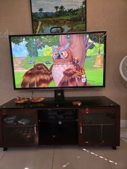 Mueble con televisor todo