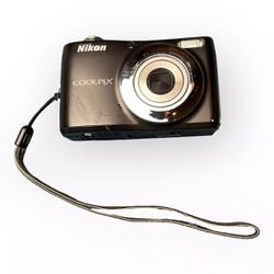 Nikon Coolpix L22 Black Digital Camera 