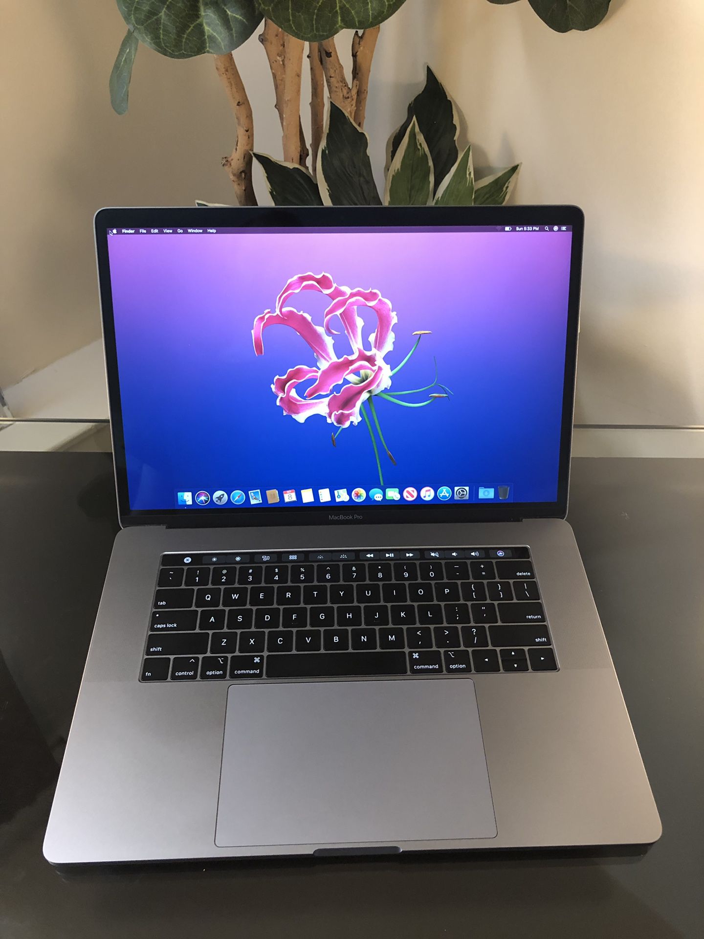 MacBook pro core i7 /16GB ram /500gb SSD 2018