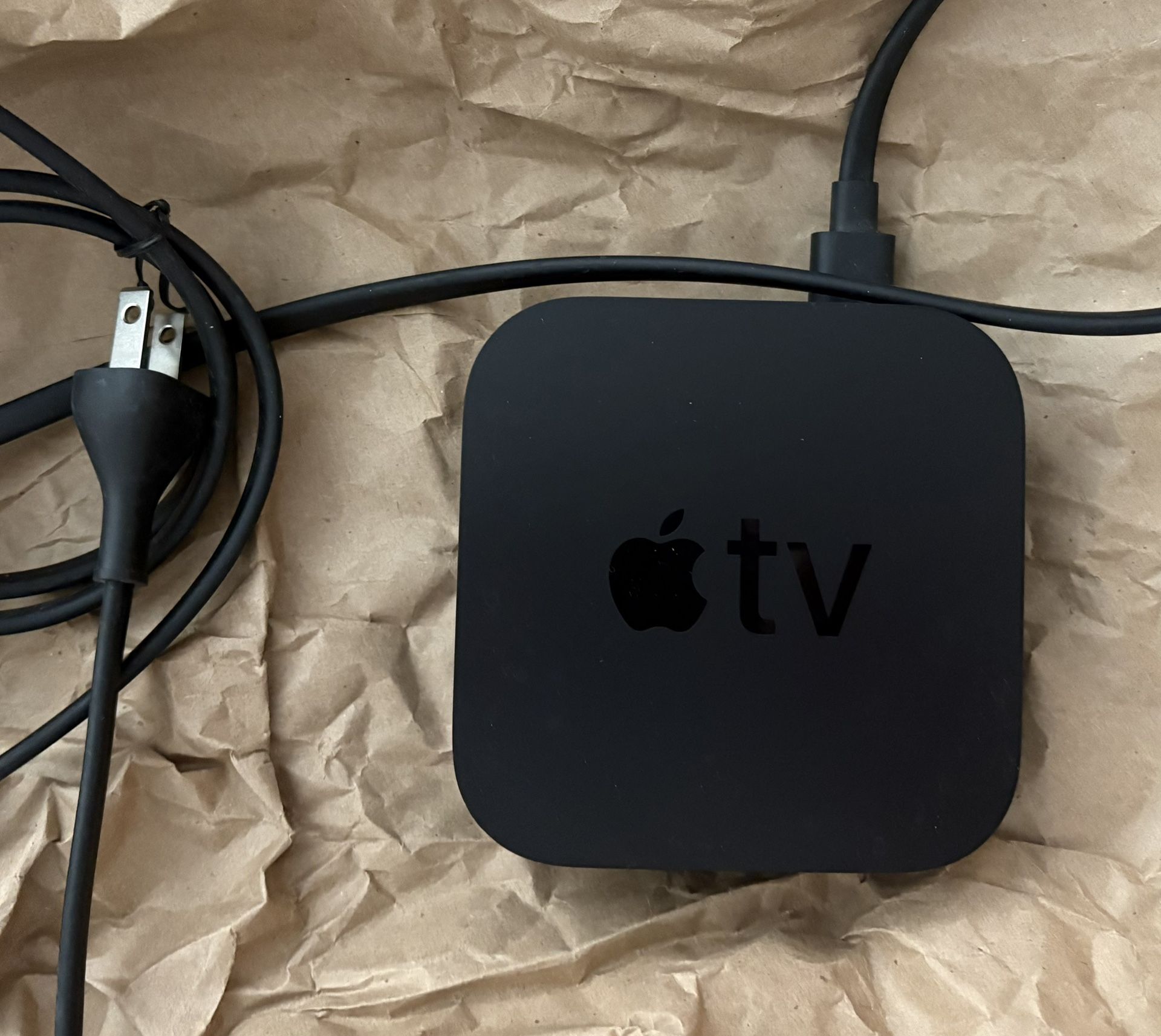 Apple TV 4K 1st/2nd Generation Media TV Streamer-Black-No Remote-works great