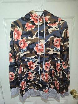 Women's Lily Pish Sweatshirt Size L with Modern Floral and Camouflage