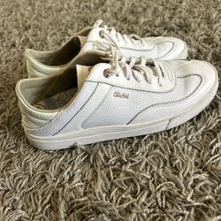Brand new Olukai Women's Hawaiian Size 7.5 Perfect Condition Leather Material No Box