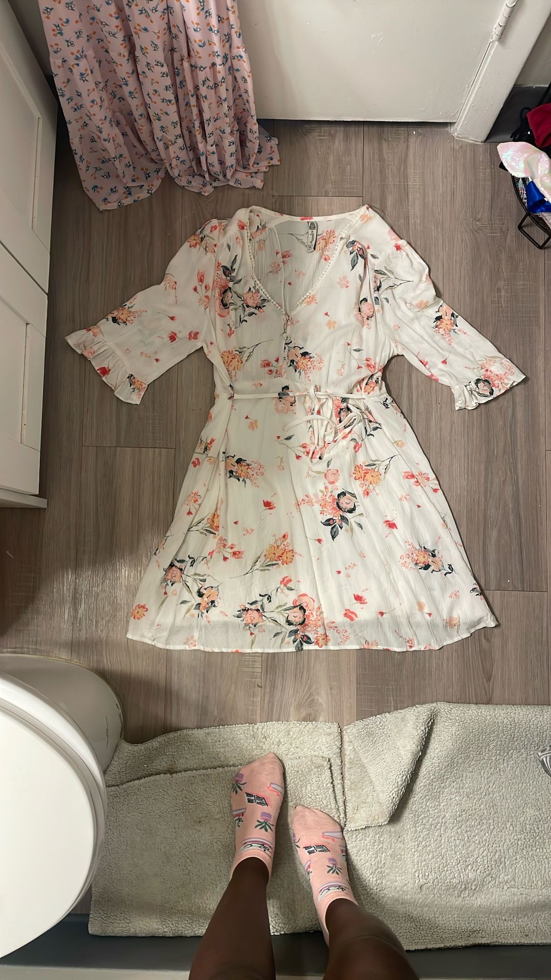 White dress With Flowers On It (size:small)