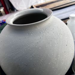 Decoration vases and home accessories