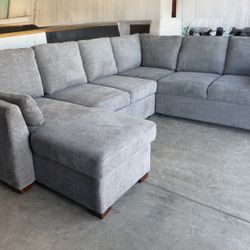 3 PIECE SLEEPER SECTIONAL WITH REVERSIBLE CHAISE & STORAGE 