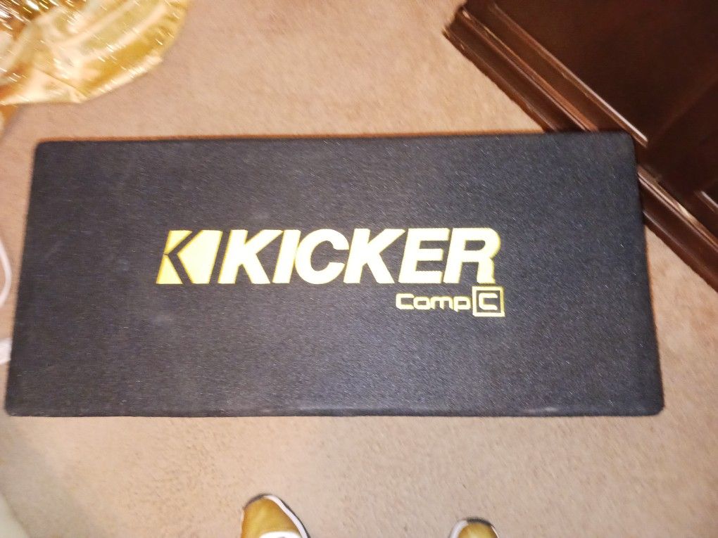 12" Cerwin-Vega speakers /KICKER COMP BOX