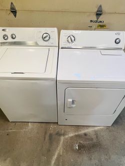 Juego de lavadora y secadora Whirlpool Heavy Duty tiene