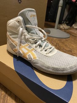 ASICS WRESTLING SHOES 