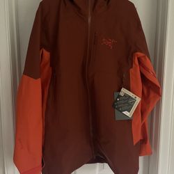 ARC'TERYX MEN'S SABRE SV JACKET (Medium) 2025 SEQUOIA/SOLARIS (BRAND NEW)