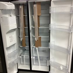 Samsung Side-by-Side Refrigerator in Black with Fingerprint Resistant Finish and In-Door Ice Maker