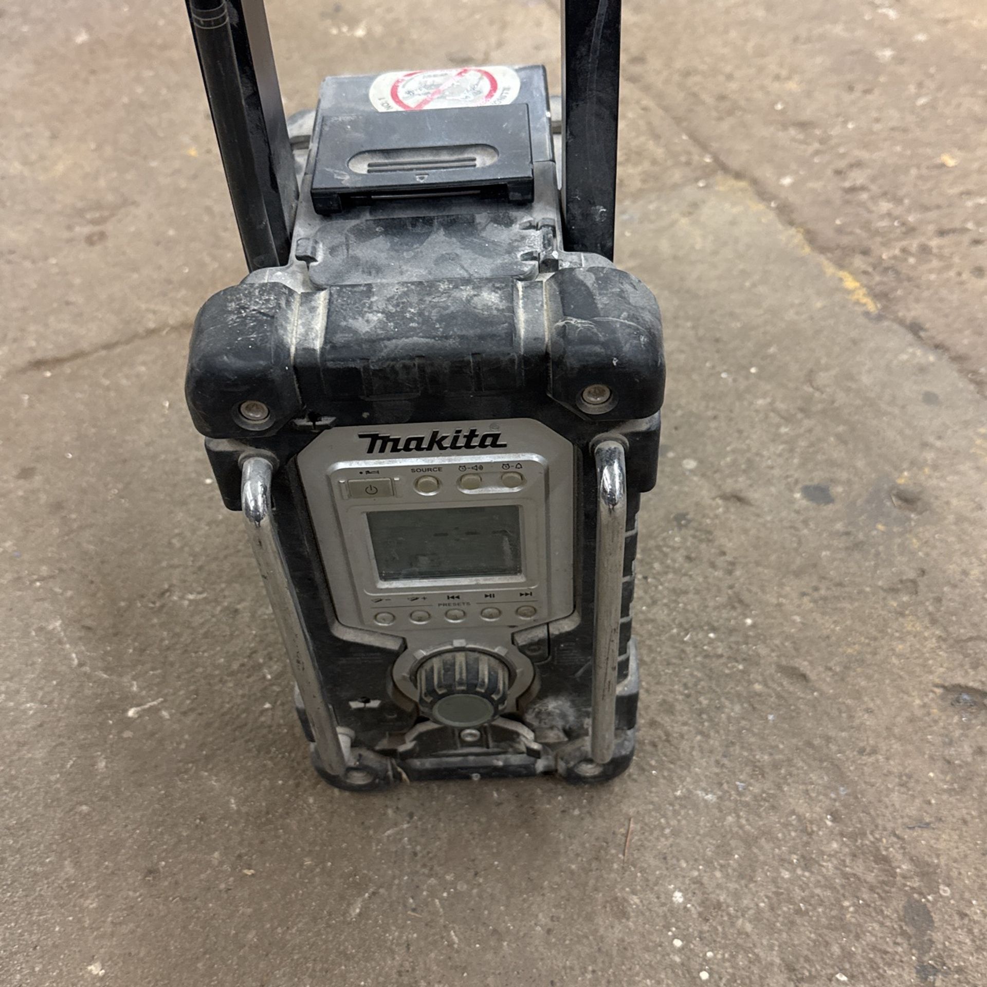 Radio Makita
