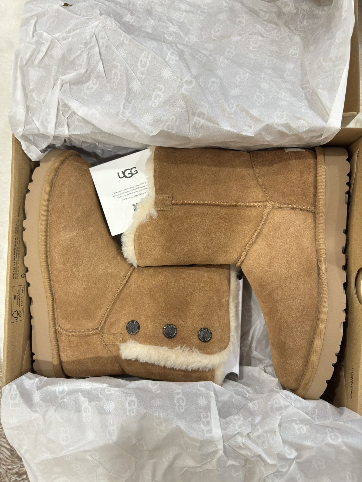 UGGS