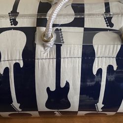Comforter  Queen And 2pillows Guitars Navy And White 