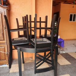 Table With 4 Chairs 