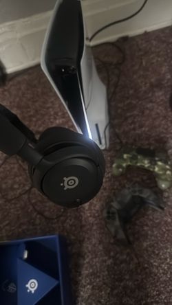 PS5 SLIM 1TB With Two Controllers And Steel Series Headset