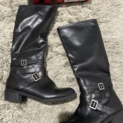Woman’s Boots 