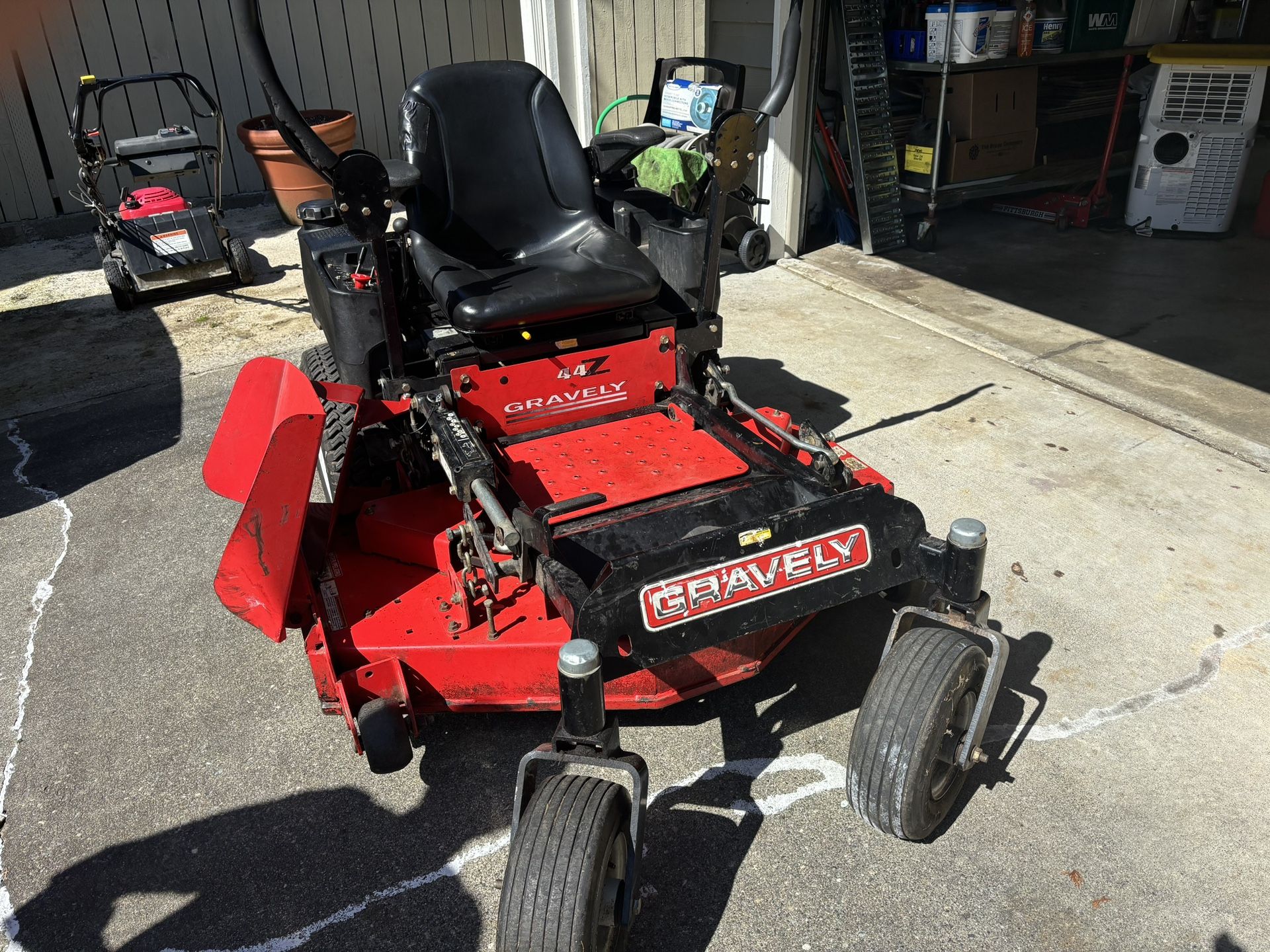 Gravely Rider Lawn Mower 44Z