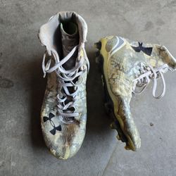 Under Armour Football Cleats Sz 8M