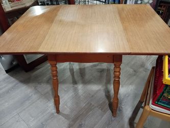 Drop leaf table
