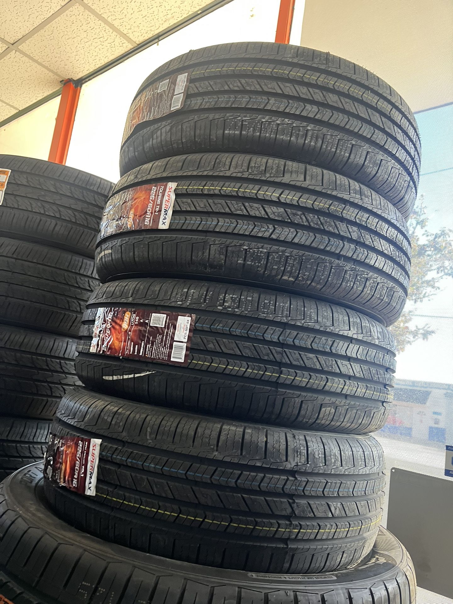 📲‼️225/60/16 Vendo Set De Llantas Nuevas Supermax