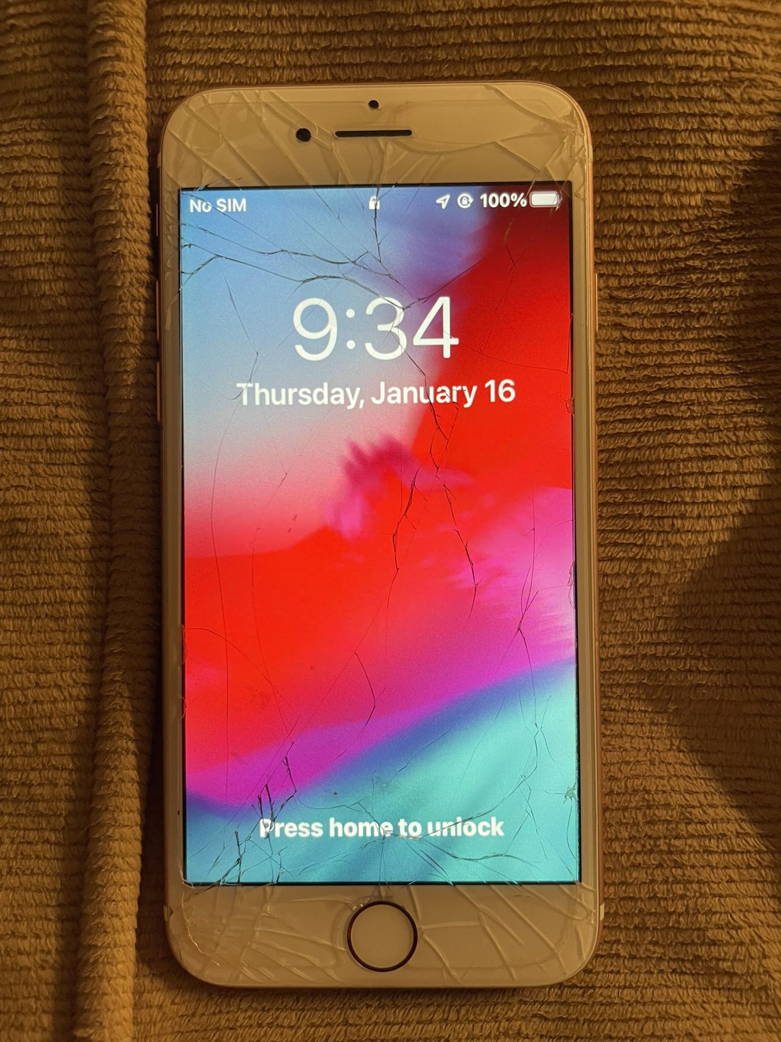 iphone 7 works good cracked screen