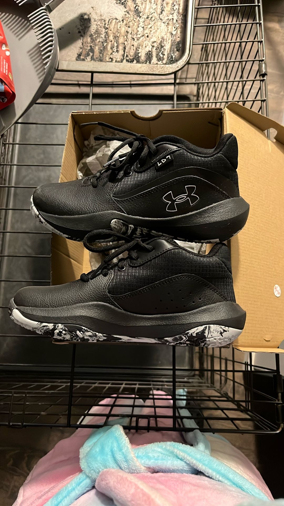 Kids Basketball Shoes 2.5