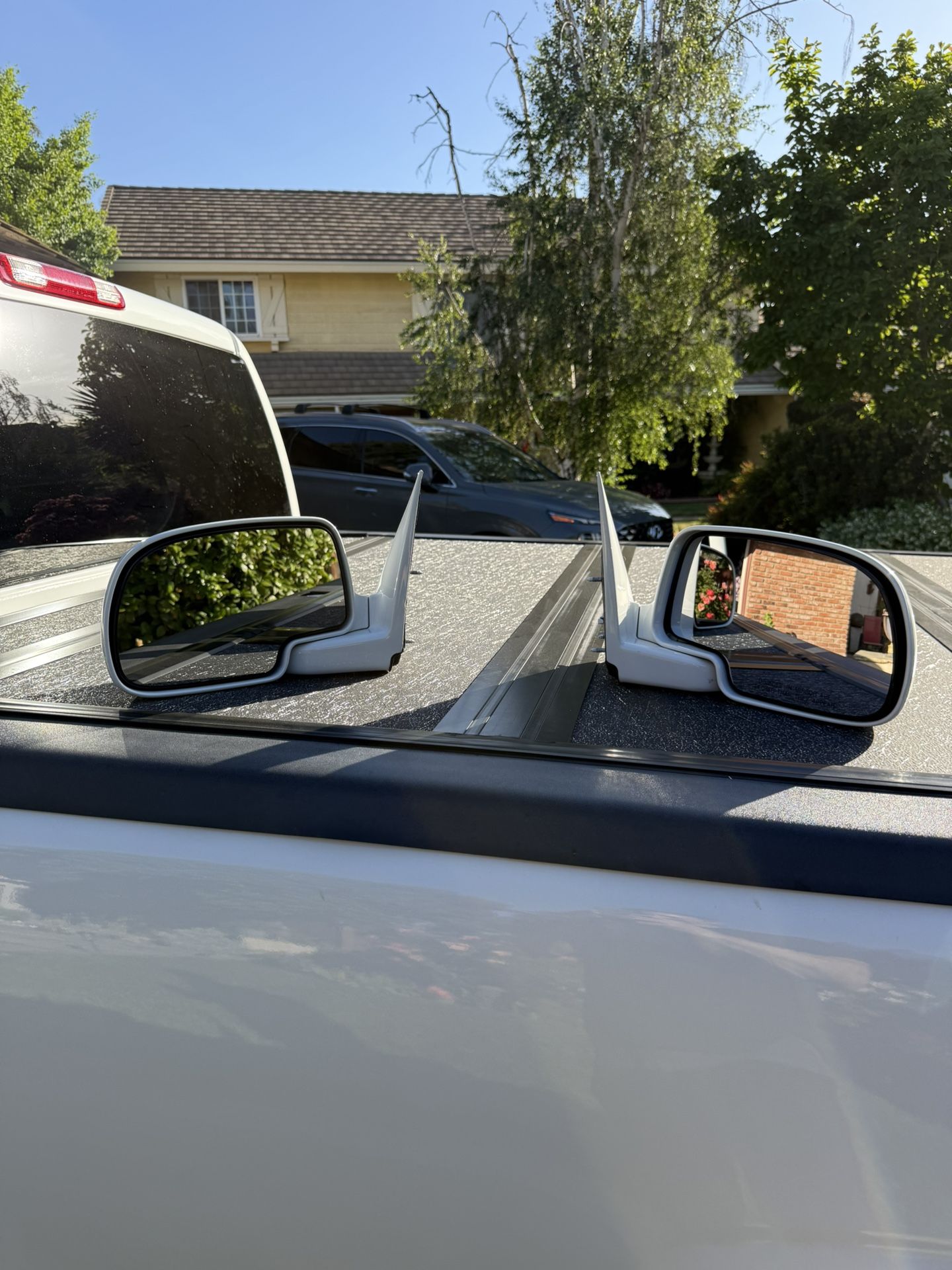 99-06 Chevrolet Silverado 1500 Painted Mirrors (Summit White)