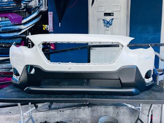 Subaru Crosstrek 2021-2023 front bumper Oem