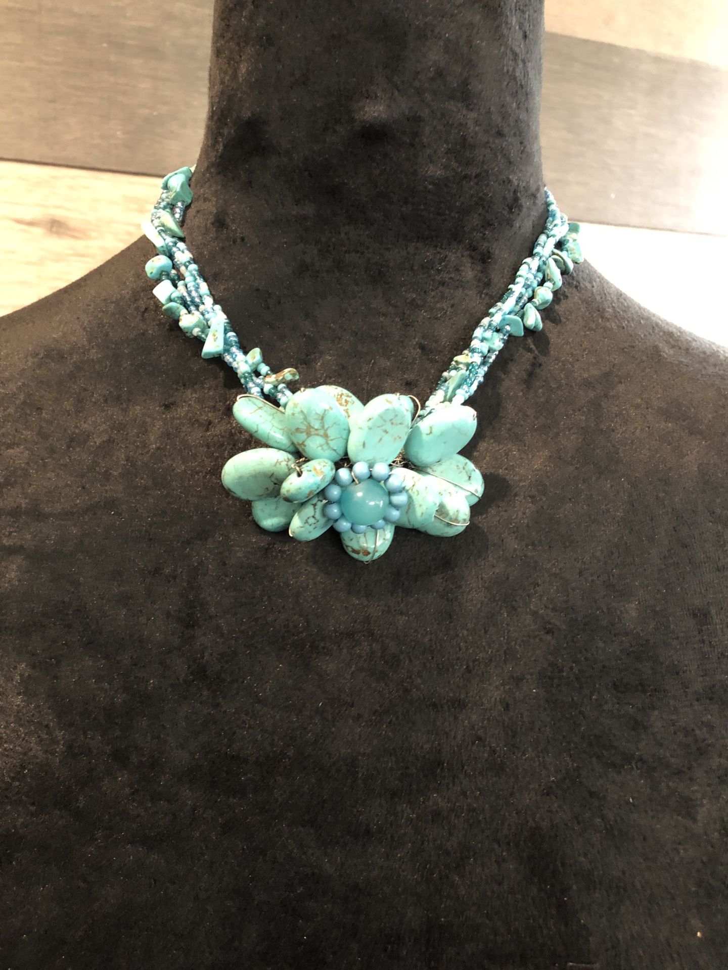 GORGEOUS 20" Southwestern Native American Jewelry - Polished Turquoise Flower Necklace