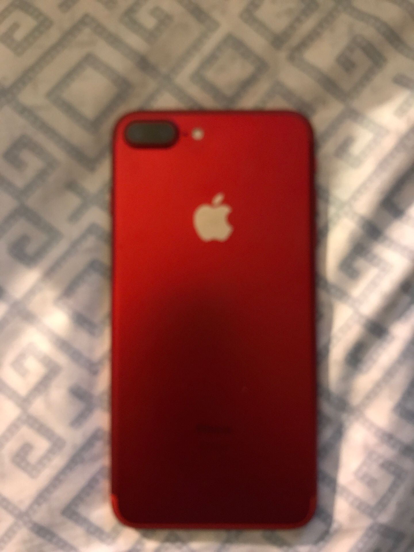 iPhone 7 Plus (red)