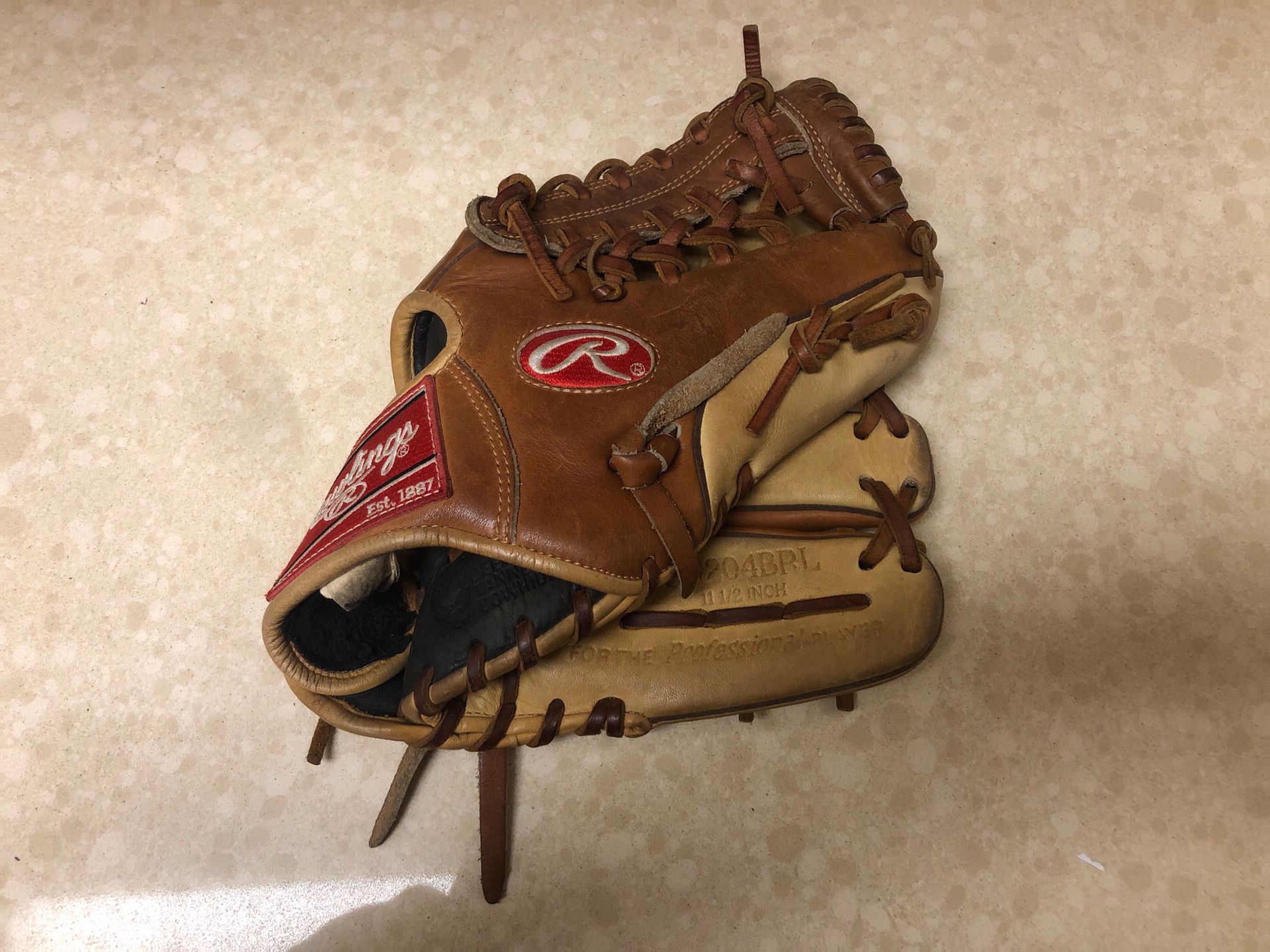 Rawlings Gold Glove Gamer GG204G 11.5” Baseball Glove Right Hand Throw