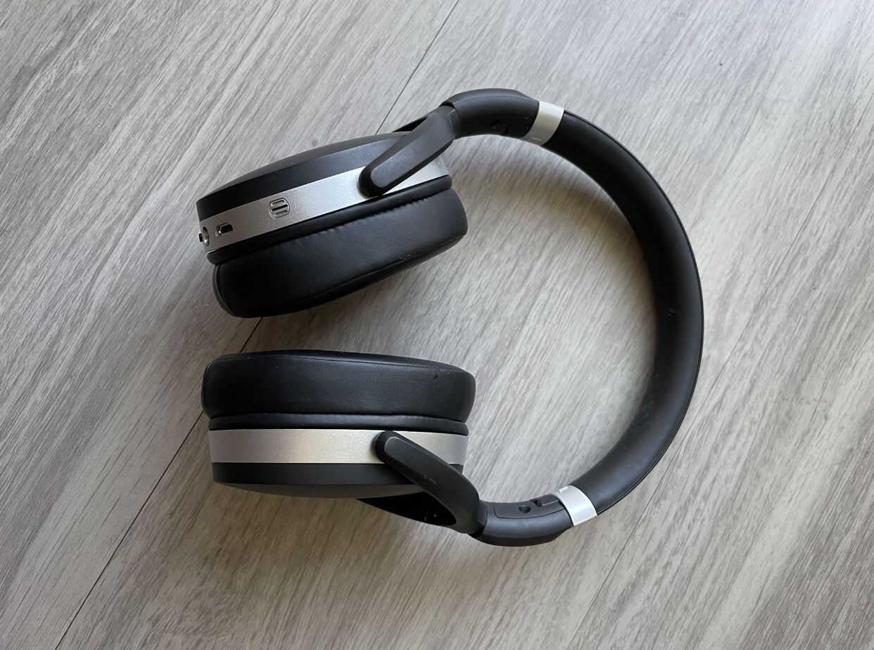 Sennheiser HD Wireless Headphone
