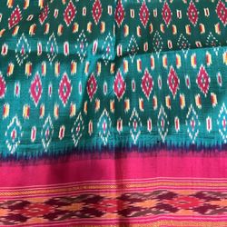 Saree : Pure Silk Saree With Contrast Zari Border 