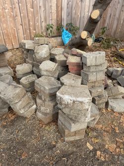Retaining wall blocks