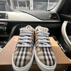 Burberry Woman’s Shoes 