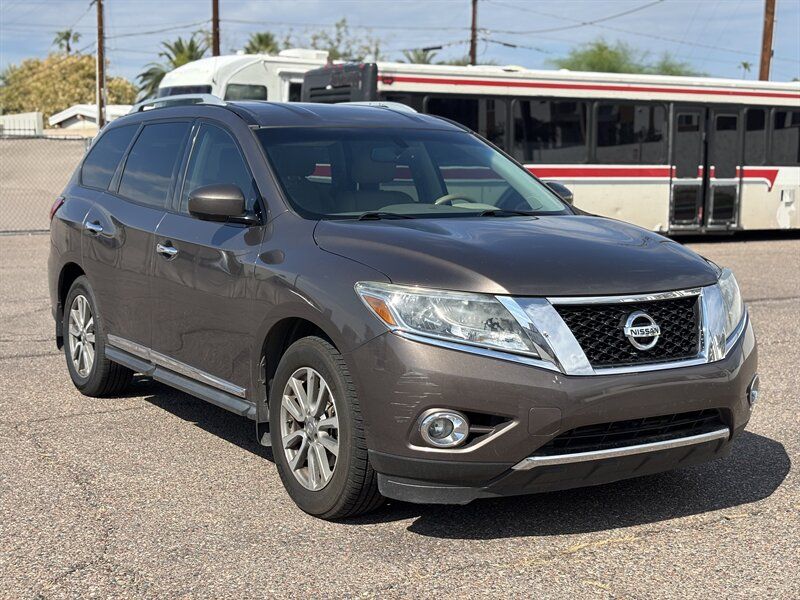 2015 Nissan Pathfinder SL SUV LEATHER / 3RD ROW SEAT 35 SERV RECS NISSAN